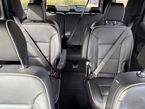 Used 2022 Chevrolet Traverse Premier image 29