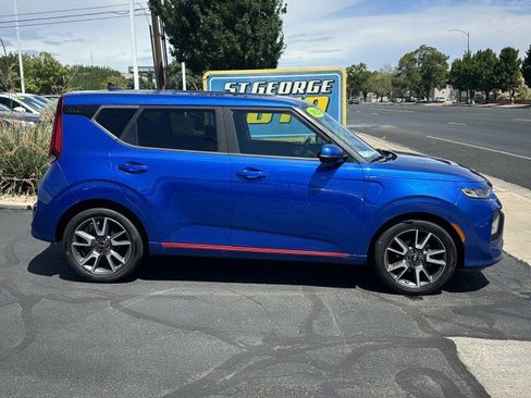 Used 2020 Kia Soul GT-Line FWD image 2