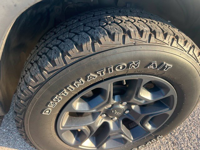 Used 2020 Jeep Cherokee Trailhawk AWD/4WD image 8