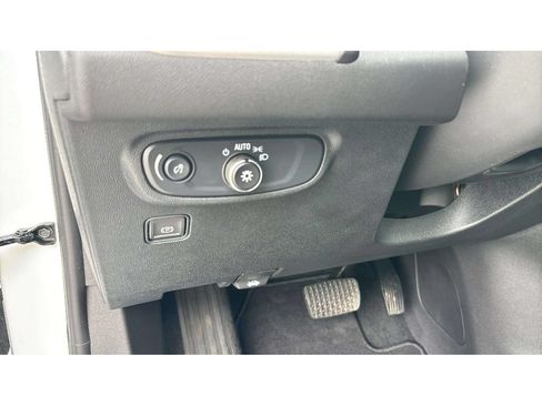 Used 2024 GMC Terrain SLE w/ Driver Convenience Package AWD/4WD image 21