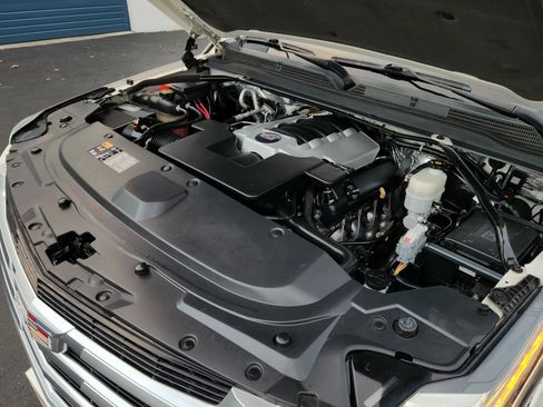 Used 2015 Cadillac Escalade Premium image 28