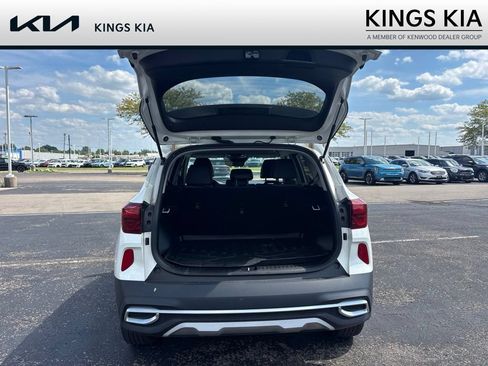 Used 2023 Kia Seltos S w/ Navigation Package AWD/4WD image 9