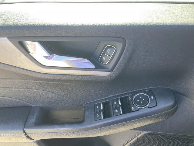 Used 2021 Ford Escape SE w/ SE Sport Appearance Package FWD image 23