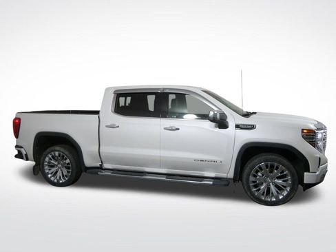 Used 2024 GMC Sierra 1500 Denali AWD/4WD image 2