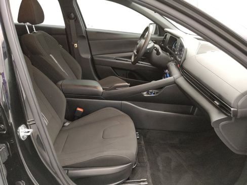 Used 2025 Hyundai Elantra Sport FWD image 21