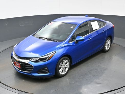 Used 2019 Chevrolet Cruze LT w/ Convenience Package image 35