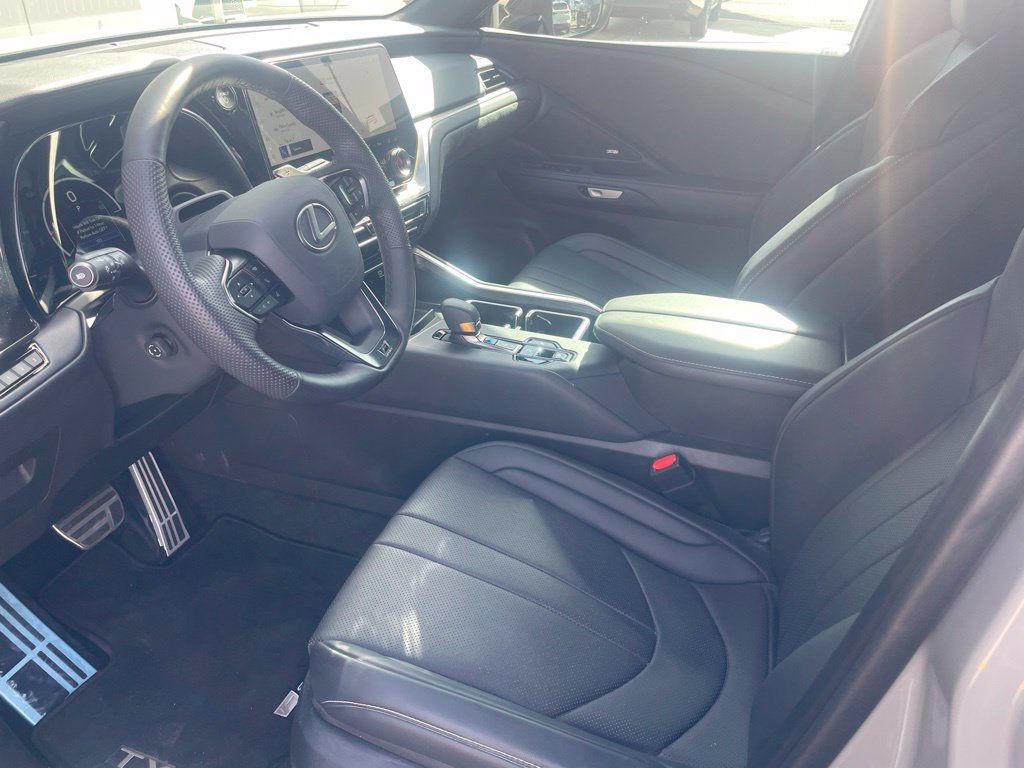 Used 2026 Lexus TX 500h AWD w/ Technology Package image 6