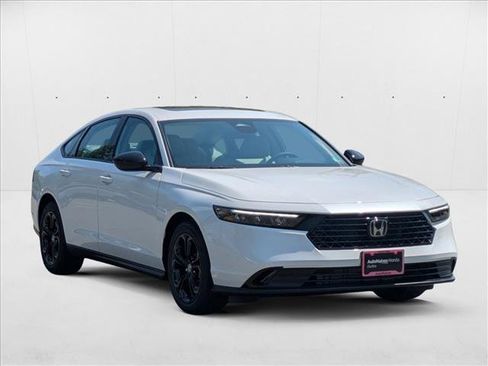 New 2025 Honda Accord SE image 7