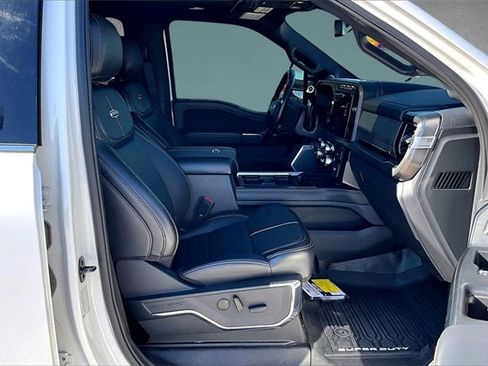 Used 2023 Ford F250 Platinum image 7