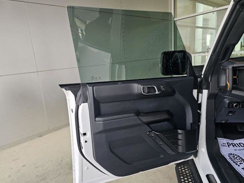 Used 2024 Ford Bronco Badlands image 19