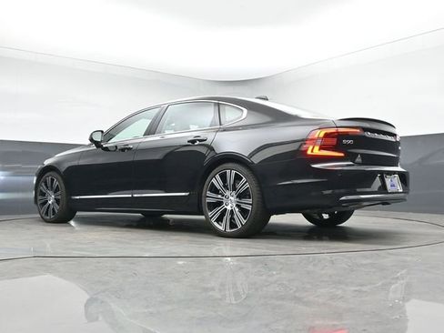 Used 2023 Volvo S90 B6 Plus image 42