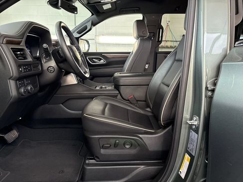 Used 2024 Chevrolet Tahoe Premier AWD/4WD image 13