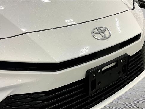 Used 2025 Toyota Camry LE FWD image 32