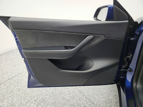 Used 2020 Tesla Model Y Long Range image 14