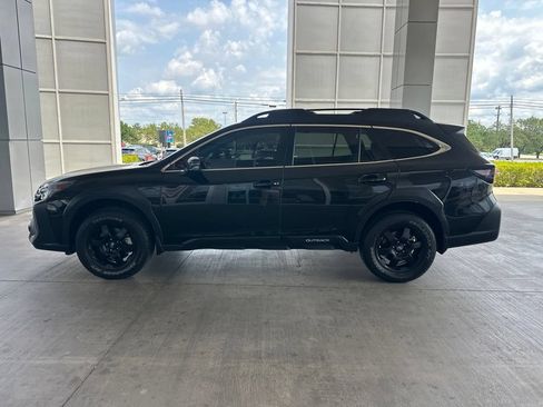 Used 2025 Subaru Outback Premium AWD/4WD image 4