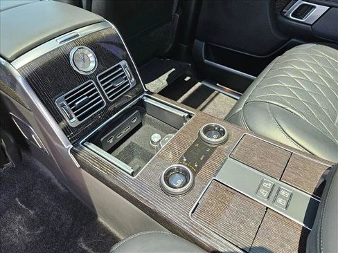 Used 2020 Land Rover Range Rover LWB SV Autobiography AWD/4WD image 18