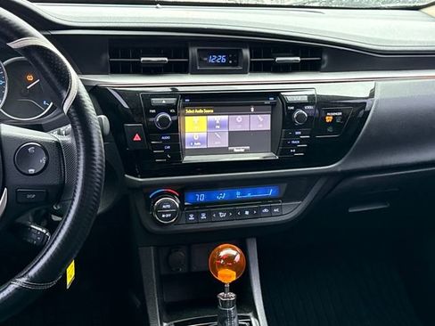 Used 2014 Toyota Corolla LE image 13