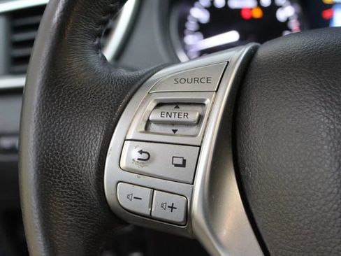 Used 2016 Nissan Rogue SL AWD/4WD image 15