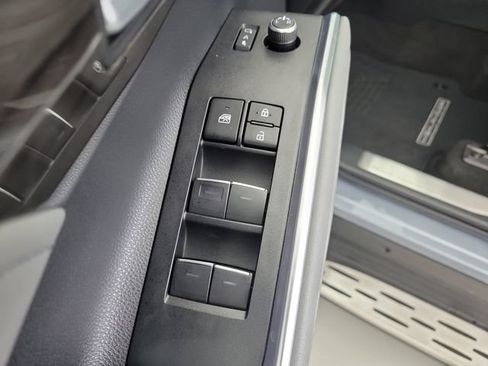 Used 2023 Toyota Highlander Platinum FWD image 23