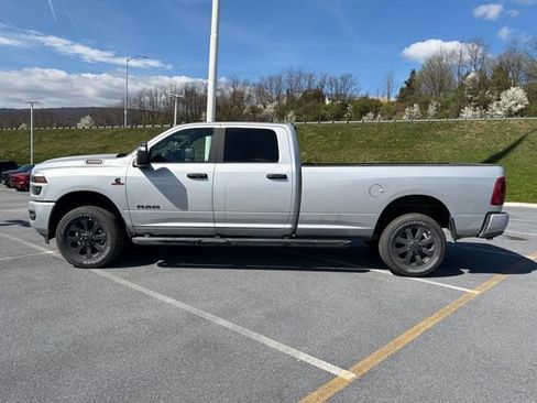 New 2026 RAM 3500 Big Horn AWD/4WD image 3