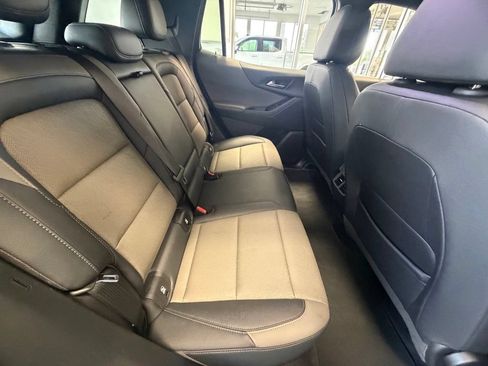 Used 2025 Chevrolet Equinox LT w/ Convenience Package II FWD image 47