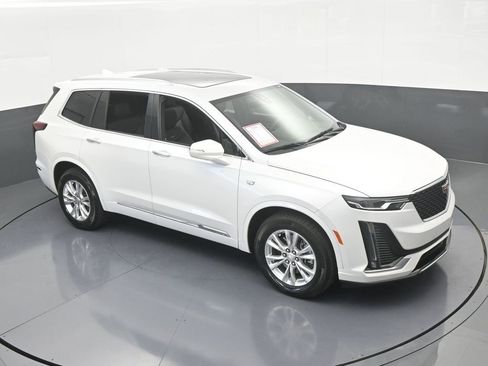 Used 2024 Cadillac XT6 Luxury image 62