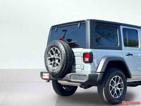 Used 2024 Jeep Wrangler Unlimited Sport AWD/4WD image 11