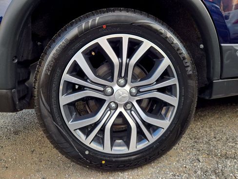 Used 2018 Mitsubishi Outlander SEL AWD/4WD image 17