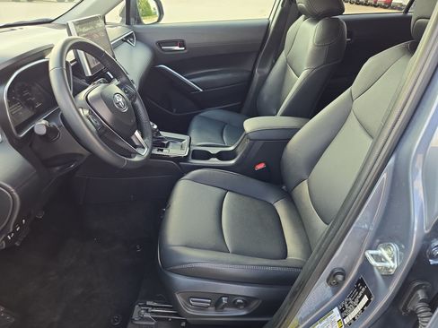 Used 2026 Toyota Corolla Cross XLE FWD image 16