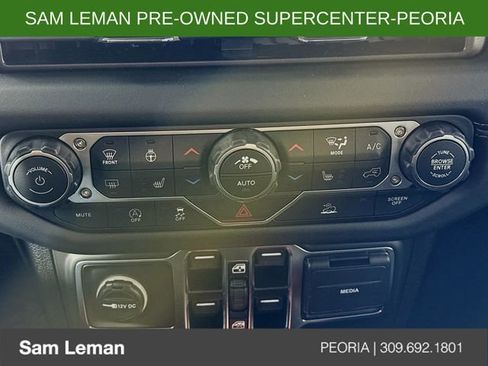 Used 2025 Jeep Gladiator Sport image 15