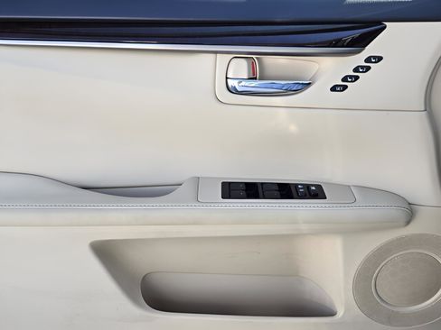 Used 2013 Lexus ES 350 w/ Luxury Pkg image 26