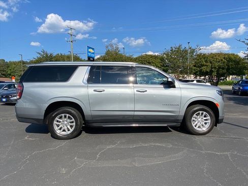 Used 2024 Chevrolet Suburban LT image 2