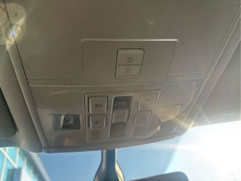 Used 2023 Volkswagen Atlas SE w/ Panoramic Sunroof Package image 24