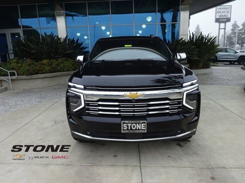 New 2026 Chevrolet Suburban Premier image 2