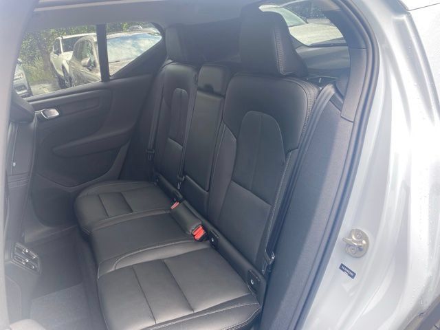 Used 2024 Volvo XC40 B5 Plus w/ Climate Package AWD/4WD image 13