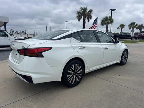 Used 2023 Nissan Altima 2.5 SV FWD image 7