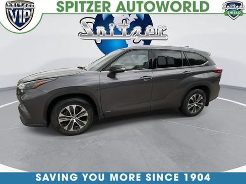 Used 2022 Toyota Highlander XLE AWD/4WD image 4