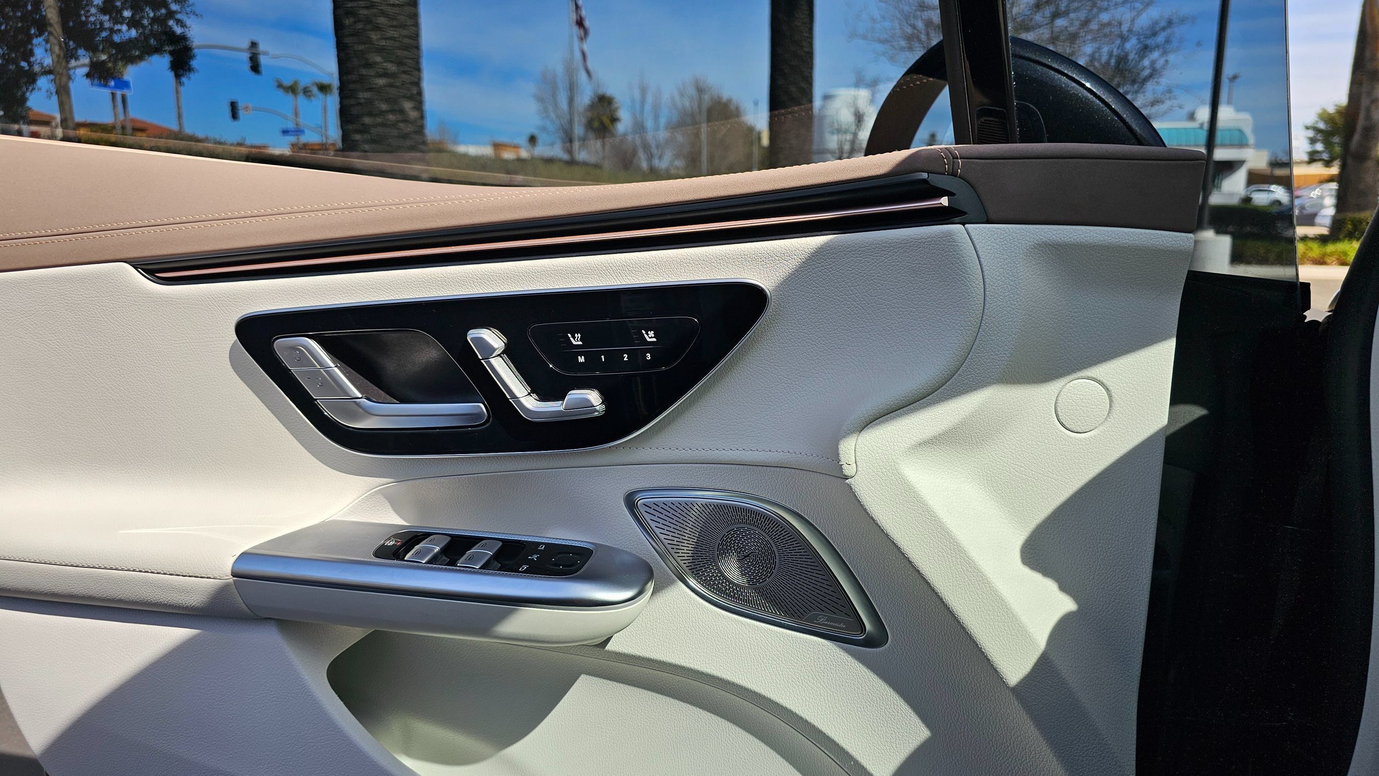 Used 2023 Mercedes-Benz EQE 500 4MATIC Sedan w/ Exclusive Trim Package image 41