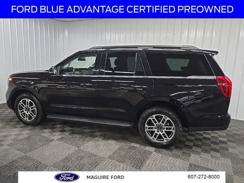 Used 2025 Ford Expedition Active AWD/4WD image 5