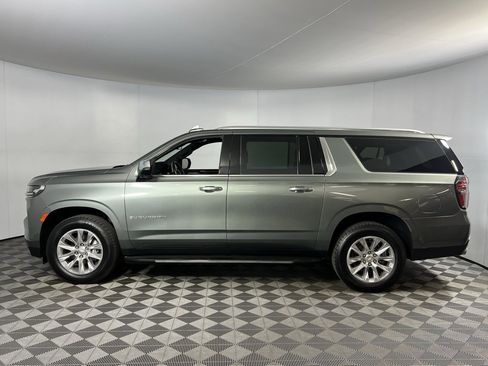 Used 2023 Chevrolet Suburban Premier image 7
