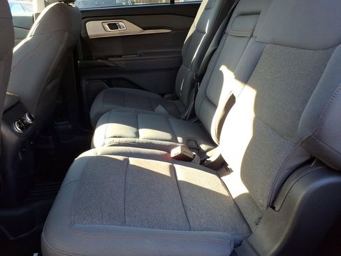 Used 2025 Ford Explorer Active image 16