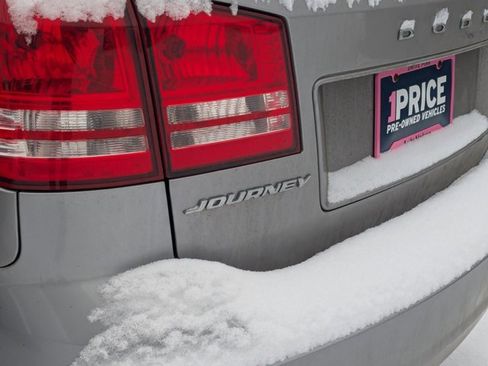 Used 2017 Dodge Journey SE image 13