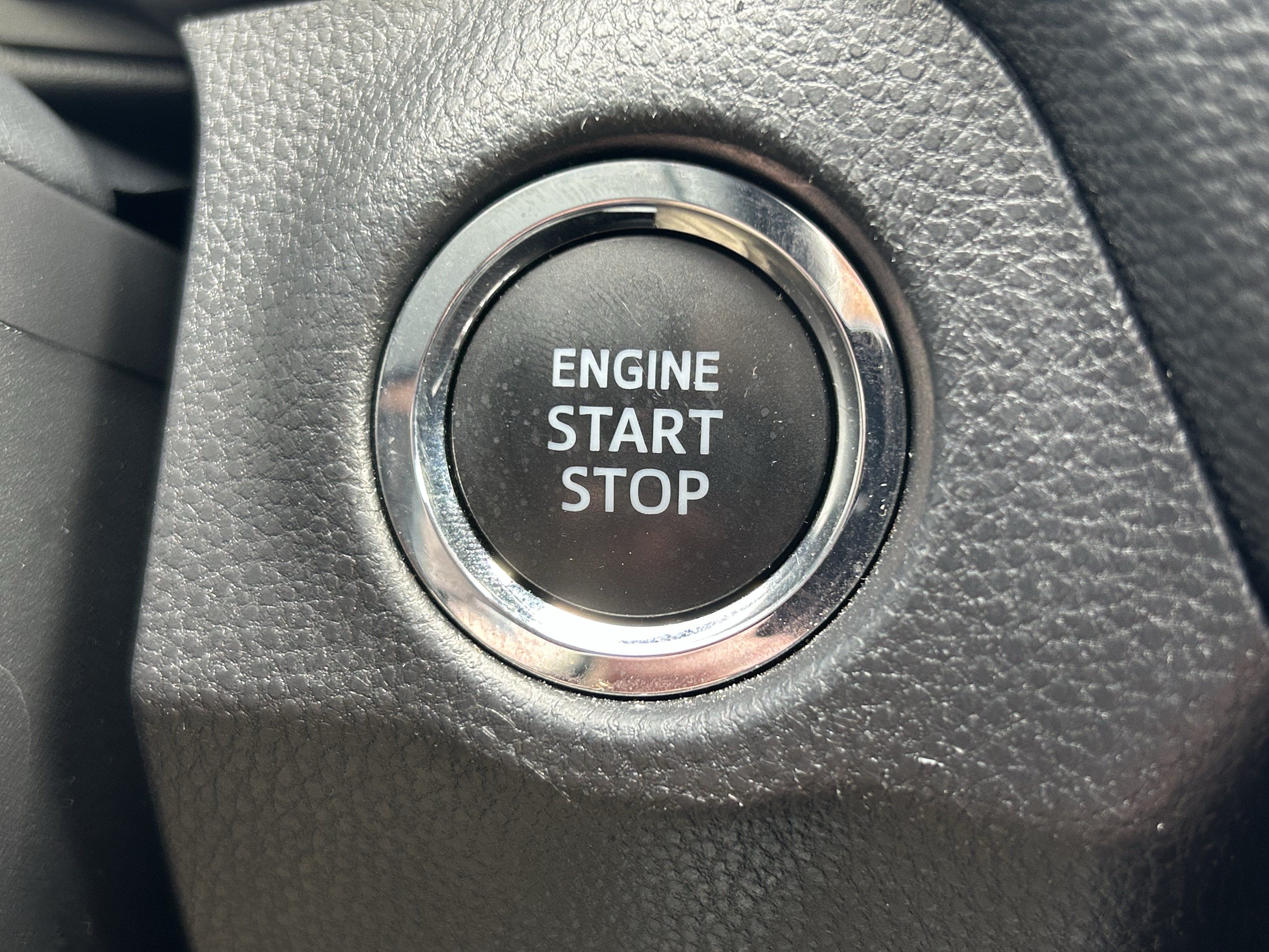 Certified 2025 Toyota RAV4 XLE FWD image 32