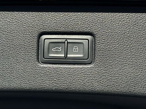 Used 2018 Audi Q7 3.0T Prestige w/ Prestige Package image 8