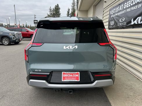 Certified 2024 Kia EV9 Land image 6