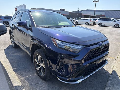 Used 2024 Toyota RAV4 SE w/ Weather & Moonroof Package AWD/4WD image 2