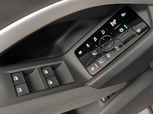 New 2026 Audi SQ5 Premium Plus image 15