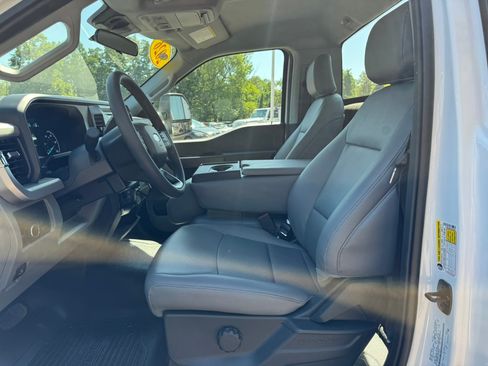 Used 2026 Ford F250 XL w/ Snow Plow/Camper Package AWD/4WD image 9
