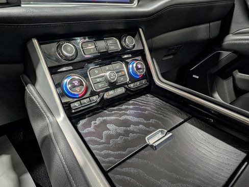 Used 2022 GMC Yukon Denali image 24