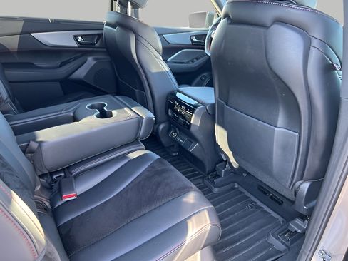 Used 2023 Acura MDX A-Spec image 34